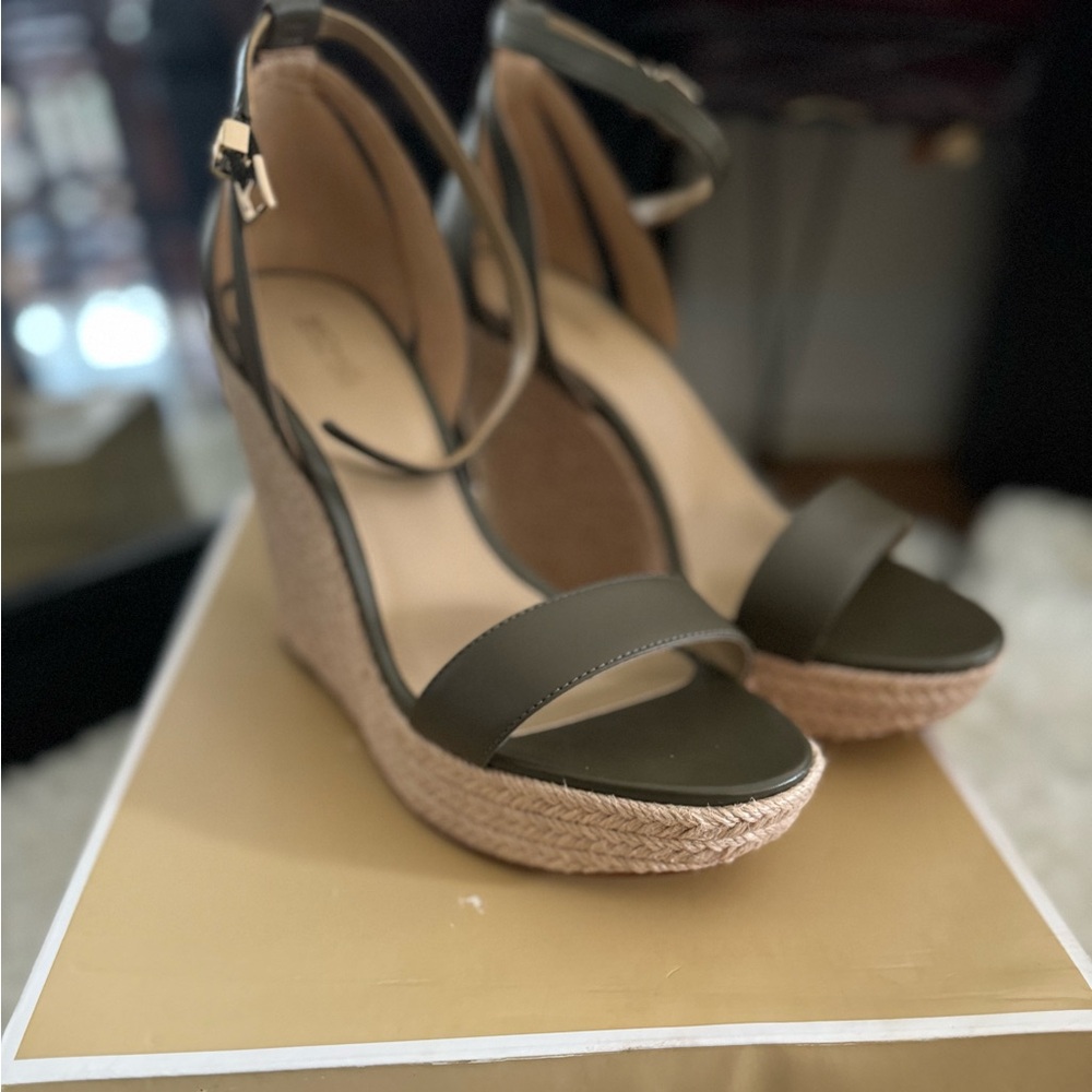 Michael kors leather wedge brand new with a box